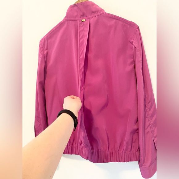 ✨ST. JOHN Hot Magenta 💕 Windbreaker Jacket Women’s Medium [M] Gold Details EUC✨ - Picture 5 of 16